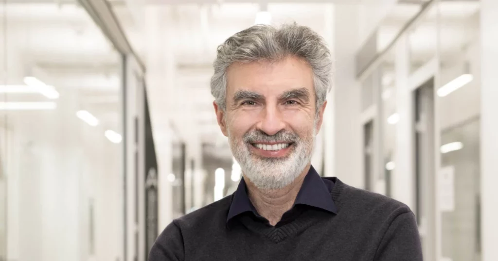 Yoshua Bengio, professeur au Département d'informatique et de recherche opérationnelle de l'Université de Montréal - Photo : Amélie Philibert, Université de Montréal